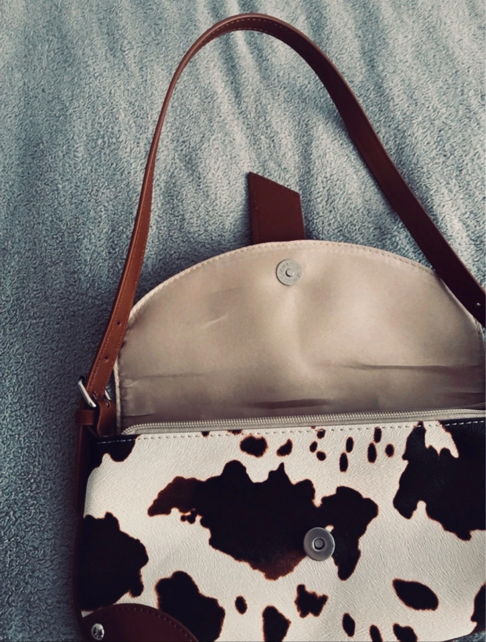 Cow print bag🤍🖤🤎 – photo 3